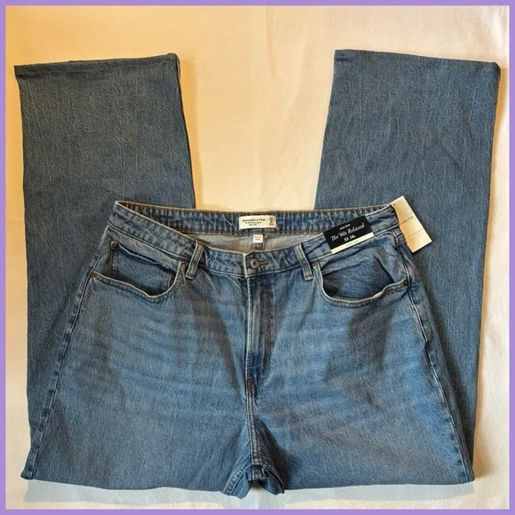 NWT 90’s Relaxed Curve Love Jeans - Picture 2 of 8